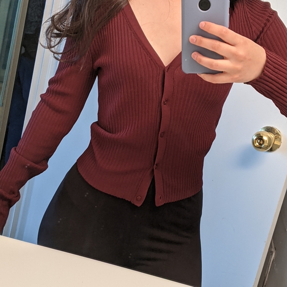 Simon's burgundy Cardigan - Picture 3 of 3